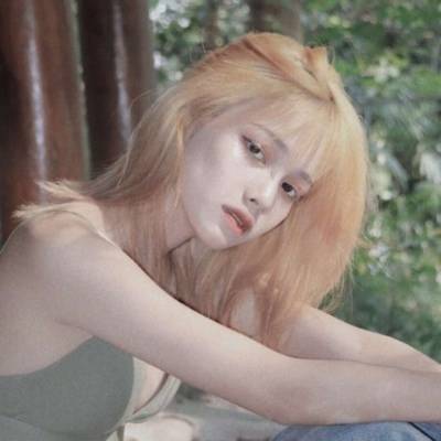 唯美复古森系女生头像(24张)