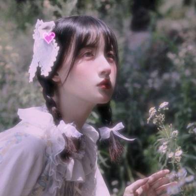 唯美复古森系女生头像(24张)