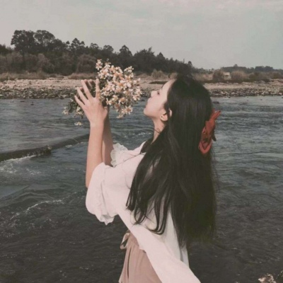 唯美复古森系女生头像(24张)