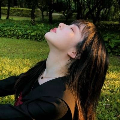 唯美复古森系女生头像(24张)
