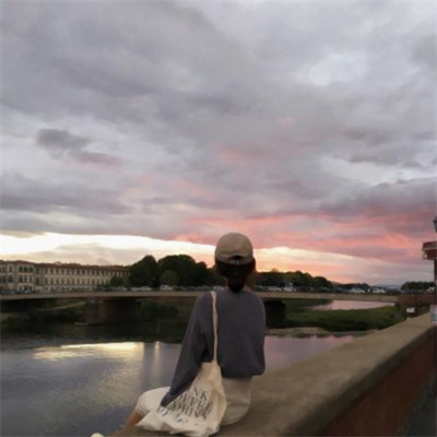 情侣头像不明显的一男一女分开(精选18张)