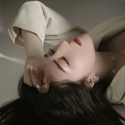 又A又飒的女生头像(精选18张)