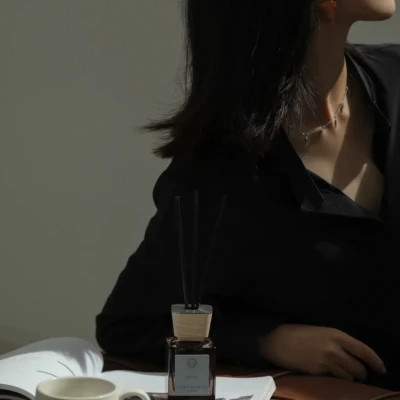 又A又飒的女生头像(精选18张)