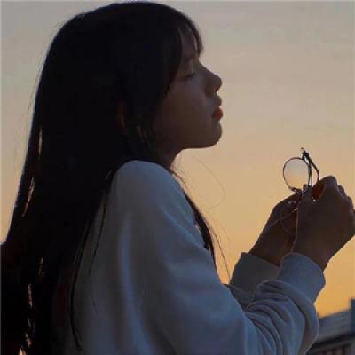 最新款情侣头像一男一女(共18张)