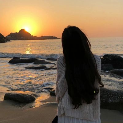成熟韵味的30岁女人头像背影(优选22张)