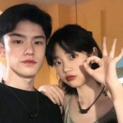情头一人一张分开超甜男左女右(精选16张)