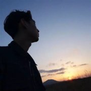 男生气质帅哥头像图片(优选18张)