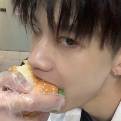 吸引人注意的头像男(精选16张)