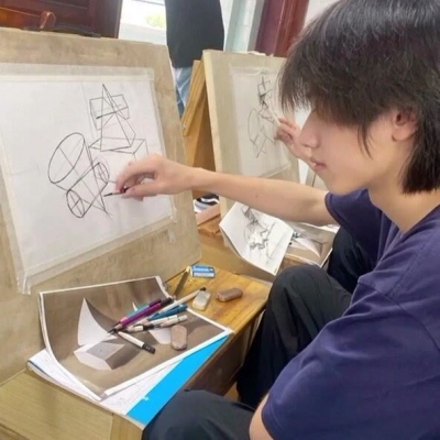 吸引人注意的头像男(精选16张)