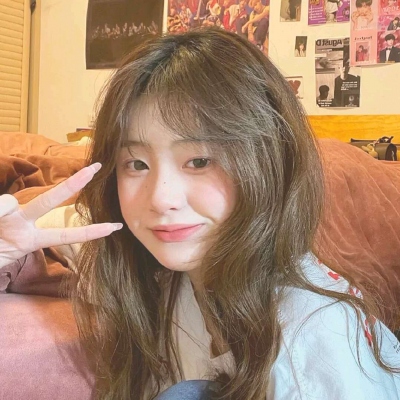 吸引人注意的头像女(16张)
