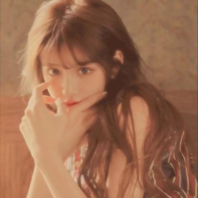 吸引人注意的头像女(16张)