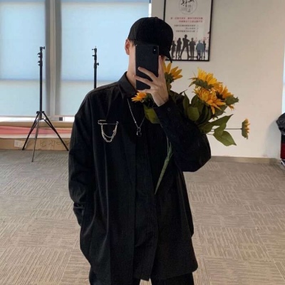 吸引人注意力的头像男(精选16张)