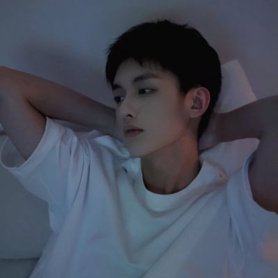 吸引人注意力的头像男(精选16张)