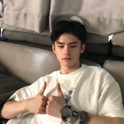 吸引人注意力的头像男(精选16张)
