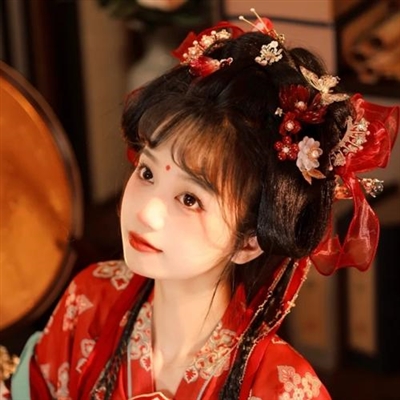 吸引人注意力的头像女(优选16张)