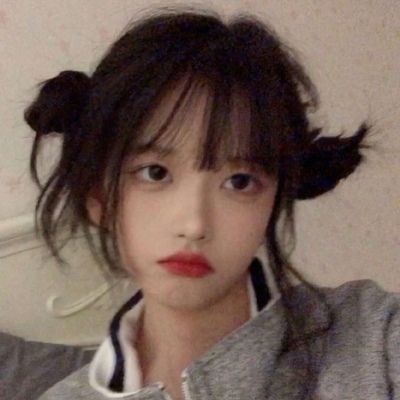 甜美丸子头的女生头像(优选16张)