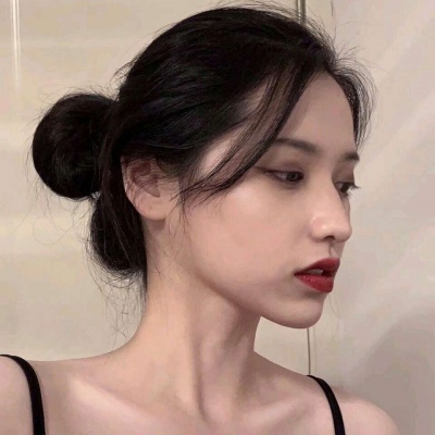 甜美丸子头的女生头像(优选16张)