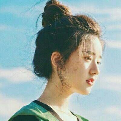 甜美丸子头的女生头像(优选16张)