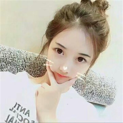 甜美丸子头的女生头像(优选16张)