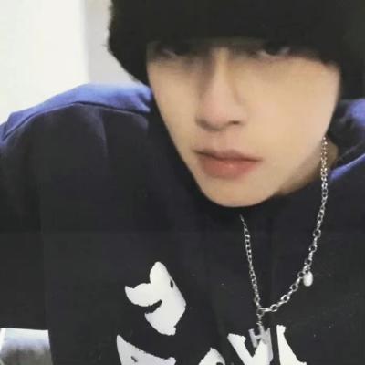 单身男吸引女生的头像真人(共16张)