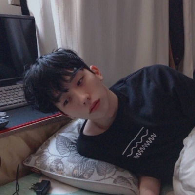比较吸引女人的头像男稳重(共16张)