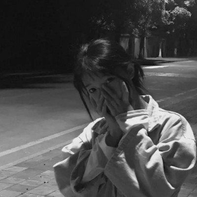 好看又丧气的头像女(16张)