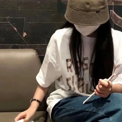 好看又丧气的头像女(16张)