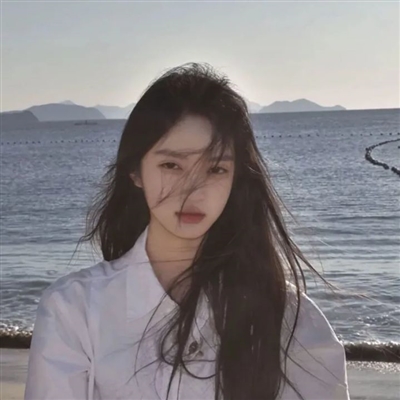 好看又丧气的头像女(16张)
