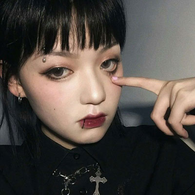 好看又丧气的头像女(16张)