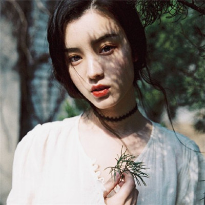 青春活力的可爱女生头像图片(16张)