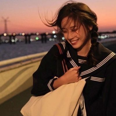 让人一眼记住的头像女(精选16张)
