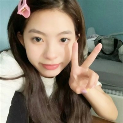 抖音女生头像简约大方的图片(精选16张)