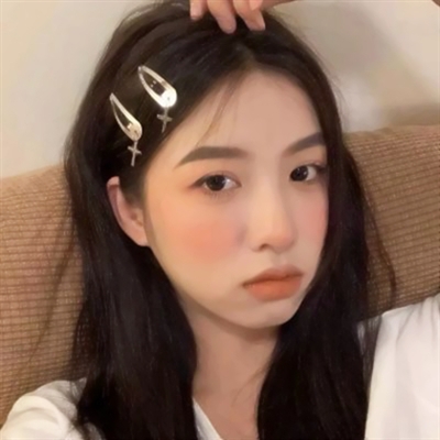 抖音女生头像简约大方的图片(精选16张)