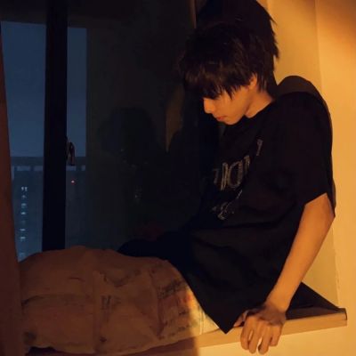 一眼觉得好看的头像男(优选16张)