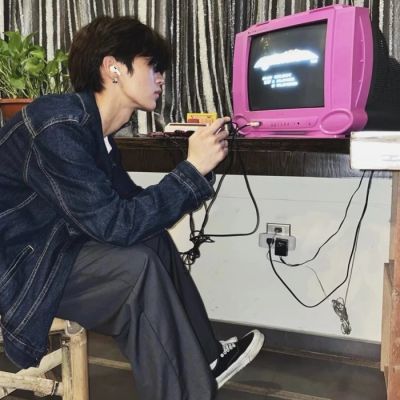 一眼觉得好看的头像男(优选16张)