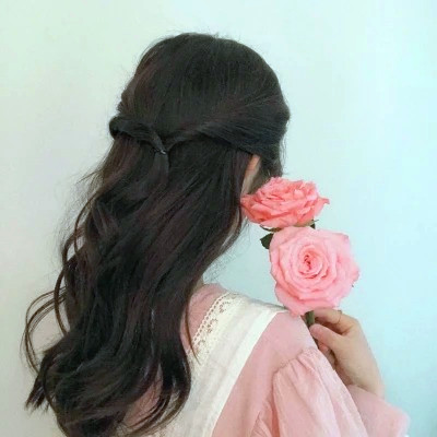 2024最火微信头像背影图片女(16张)