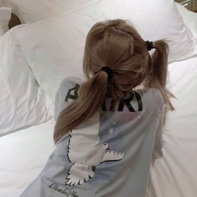 2024最火微信头像背影图片女(16张)