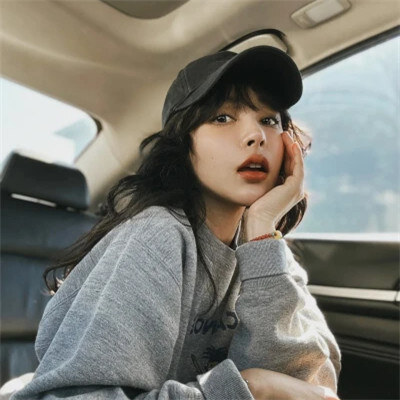2024最火微信头像图片女(精选16张)