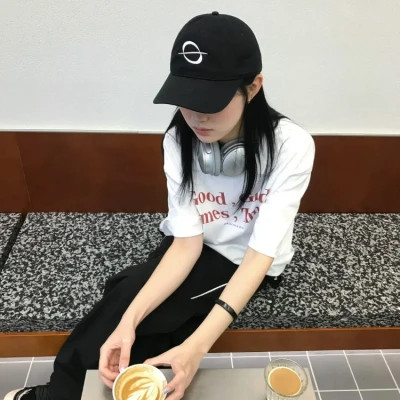 2024最火微信头像图片女(精选16张)