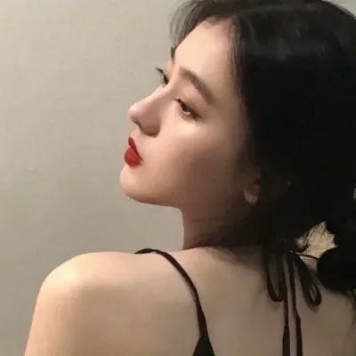 高冷又很洋气的女生很好看的头像真人(共16张)