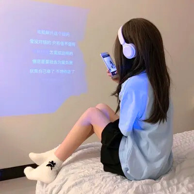 2024最潮最女生头像(16张)