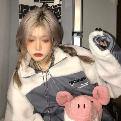2024最潮女头像可爱(共16张)