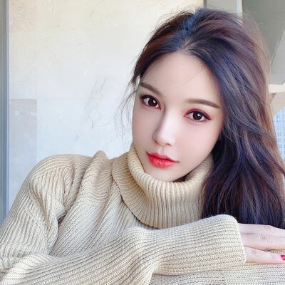 2024最潮女头像可爱(共16张)