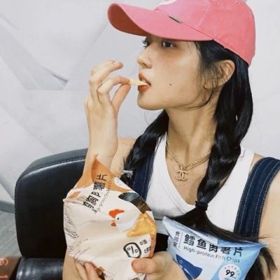 小众高级感女生头像(精选16张)