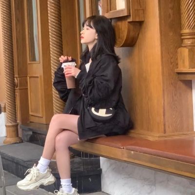 小众高级感女生头像(精选16张)