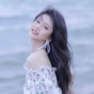 小众高级感女生头像(精选16张)