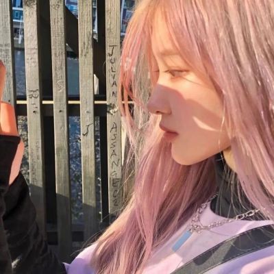 小众高级感女生头像(精选16张)