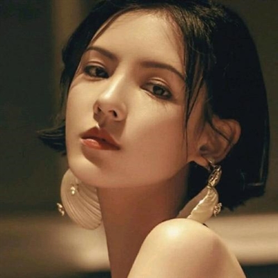 2024年最火最好看的女生头像(精选16张)