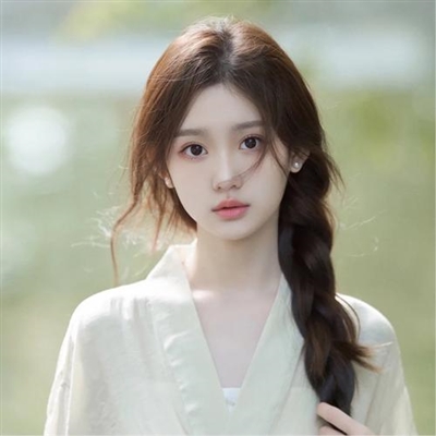 2024年最火最好看的女生头像(精选16张)