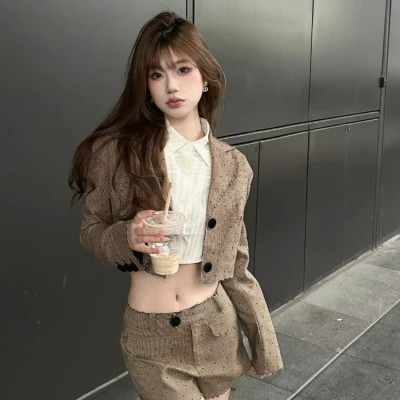 2024年最火最好看的女生头像真人(优选16张)